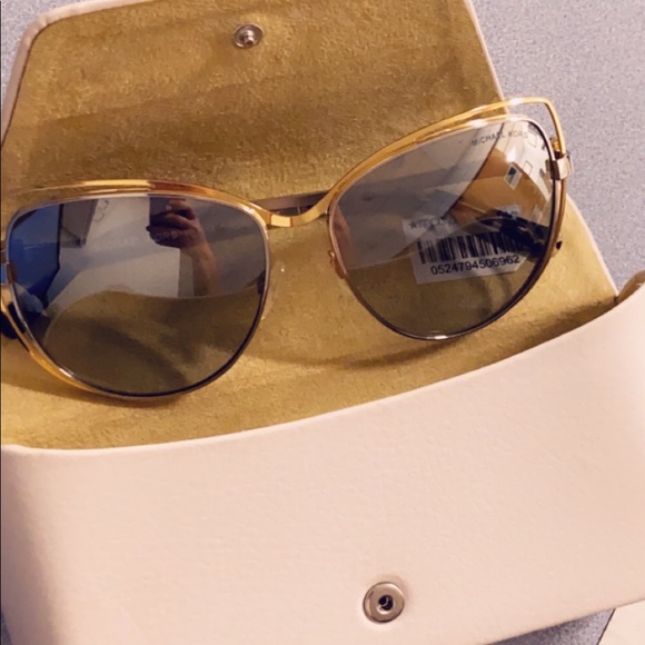 Michael Kors Cat Eye Style Sunglasses - Picture 7 of 7